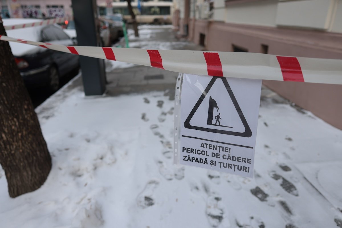 Ninsori încă în București, vreme geroasă în continuare