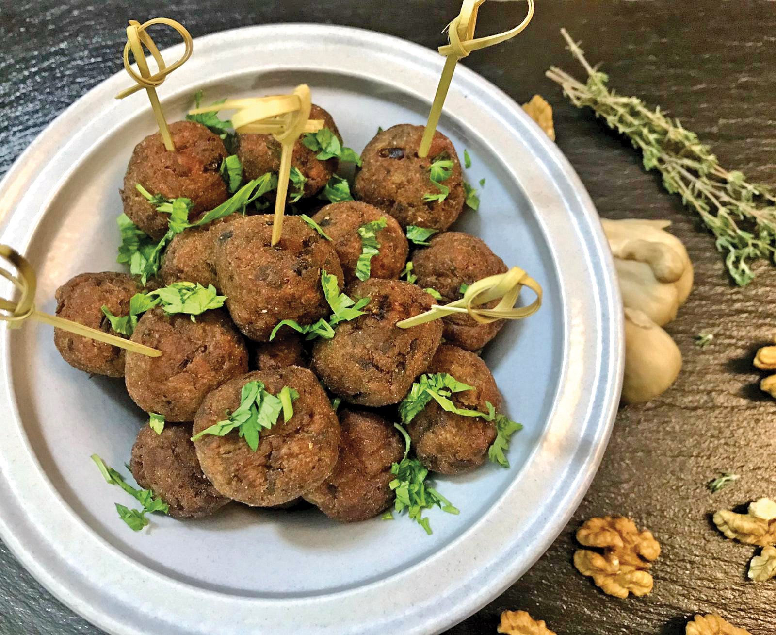 Piața de ready-meals din România înregistrează o creștere sustenabilă și consistentă, marcând în primul semestru al anului trecut un avans de aproape 28% în volum și de 23% în valoare, conform datelor analizate recent