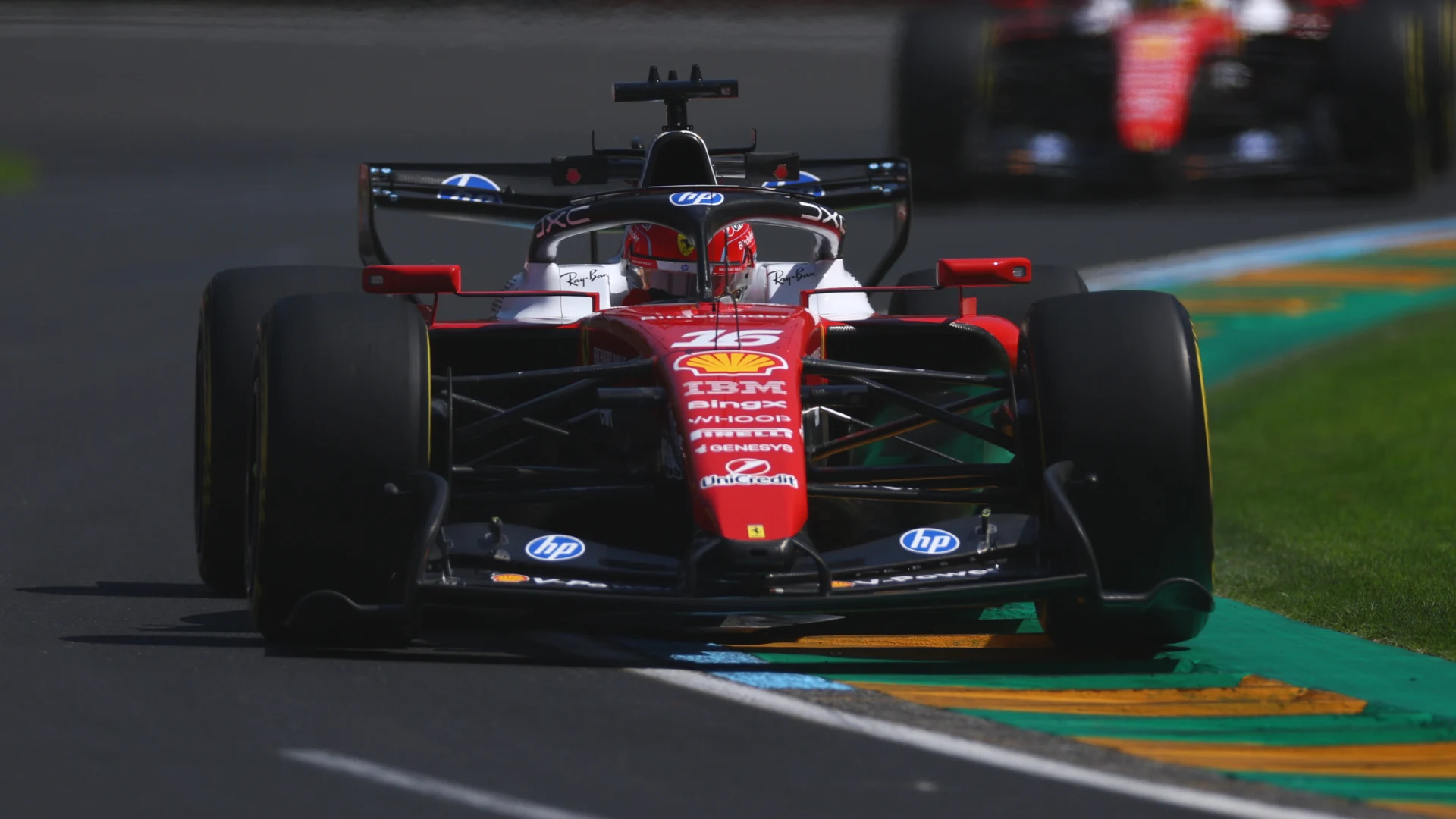 Charles Leclerc a stabilit cel mai bun timp în prima sesiune de antrenamente libere a sezonului 2026, defilând pe circuitul de la Albert Park cu o performanță impresionantă, în ciuda introducerii noilor reglementări tehnice și a așteptărilor mari legate de această etapă a campionatului