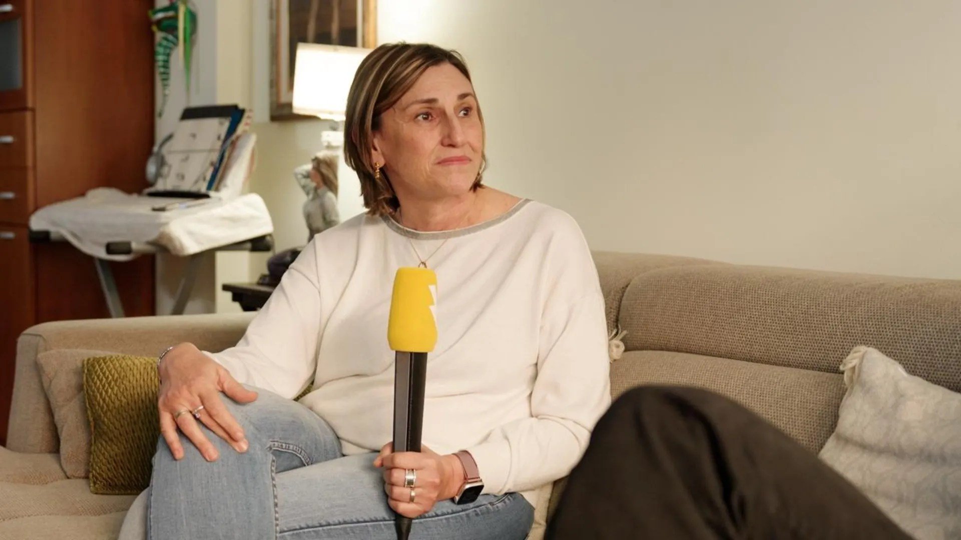 Văduva fostului medic al FC Barcelona vorbește pentru prima dată despre moartea neașteptată a soțului său, Carles Minarro, un an după tragicul eveniment Un an de la dispariția subită a lui Carles Minarro, fostul medic al clubului FC Barcelona, rămâne încă încărcat de întrebări și amintiri dureroase pentru soția sa, Mar Ballester