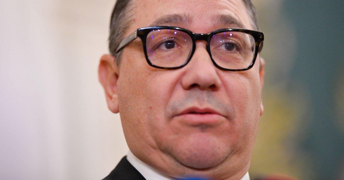 Victor Ponta acuză oficialitățile de la Ministerul de Externe că i-ar fi refuzat fiica, minoră, să se urce într-un avion spre România, pe fondul crizei diplomatice declanșate în ultimele zile