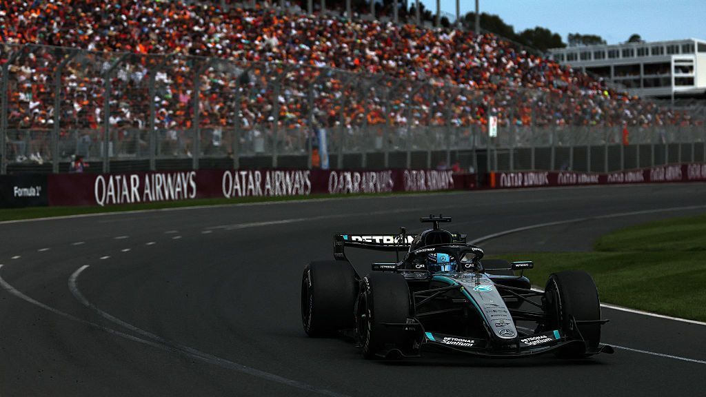Mercedes domină startul sezonului 2026 la Australian Grand Prix, cu o victorie dublă în care George Russell și Kimi Antonelli au urcat pe podium, reafirmându-și poziția de lideri în noua eră a Formulei 1