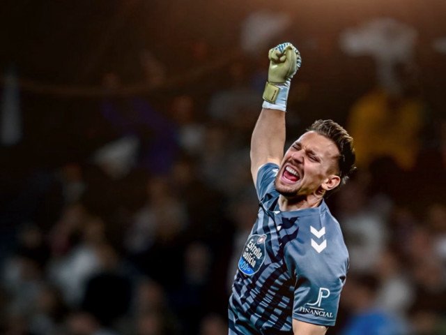 Ionuț Radu, goalkeeper-ul român, a avut o prestație remarcabilă în meciul de joi seară dintre Lyon și Celta Vigo, retrogradat în sferturile de finală ale Europa League, după o victorie categorică pentru echipa galiciană