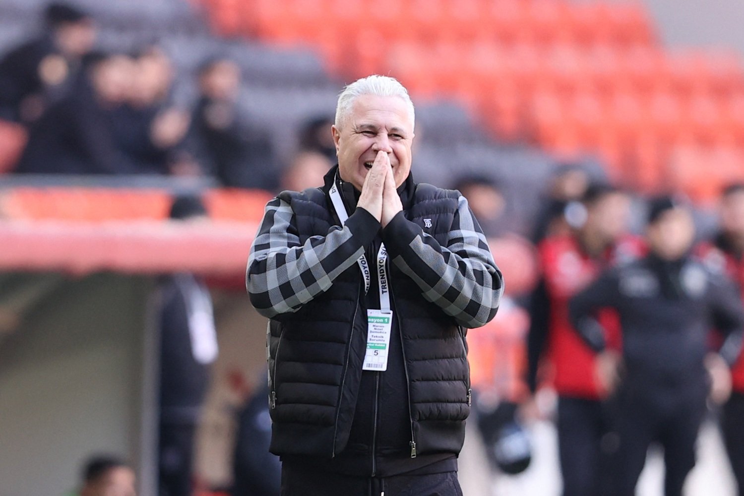 Șumudică, critic dur: „A păcălit Astra, s-a închis în Arabia Saudită”