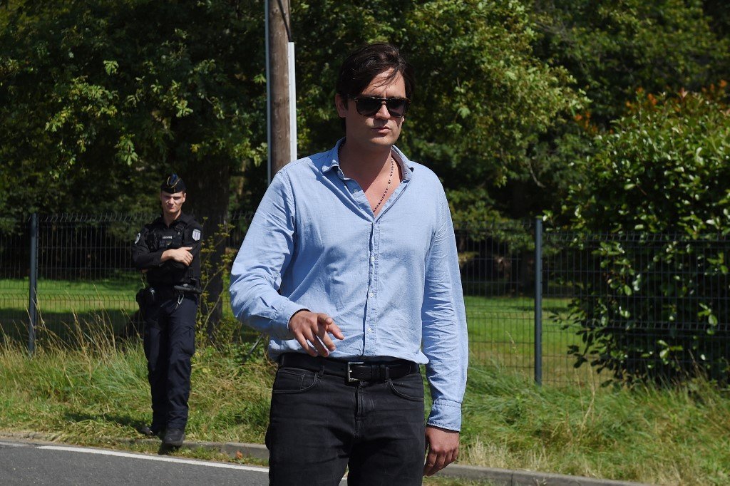 Revoltă în familia Delon: Alain Fabien renunță la procesul din Franța pentru a-și concentra eforturile în procesul din Elveția Un nou capitol a fost scris în războiul juridic care există în familia legendarului actor Alain Delon