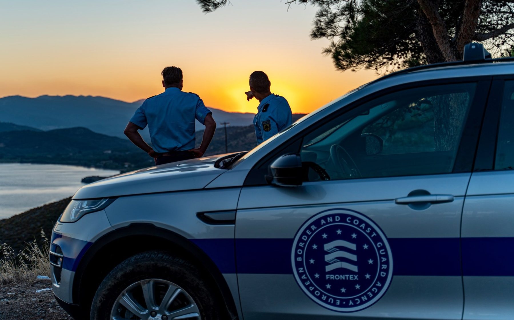 Europa apropie norme mai stricte pentru expulzarea migranților ilegali, dar păstrează flexibilitatea pentru statele membre După săptămâni de negocieri intense, grupurile politice de dreapta din Parlamentul European au reușit în sfârșit să ajungă la un acord referitor la noile reguli privind expulzarea migranților care se află ilegal în Uniunea Europeană