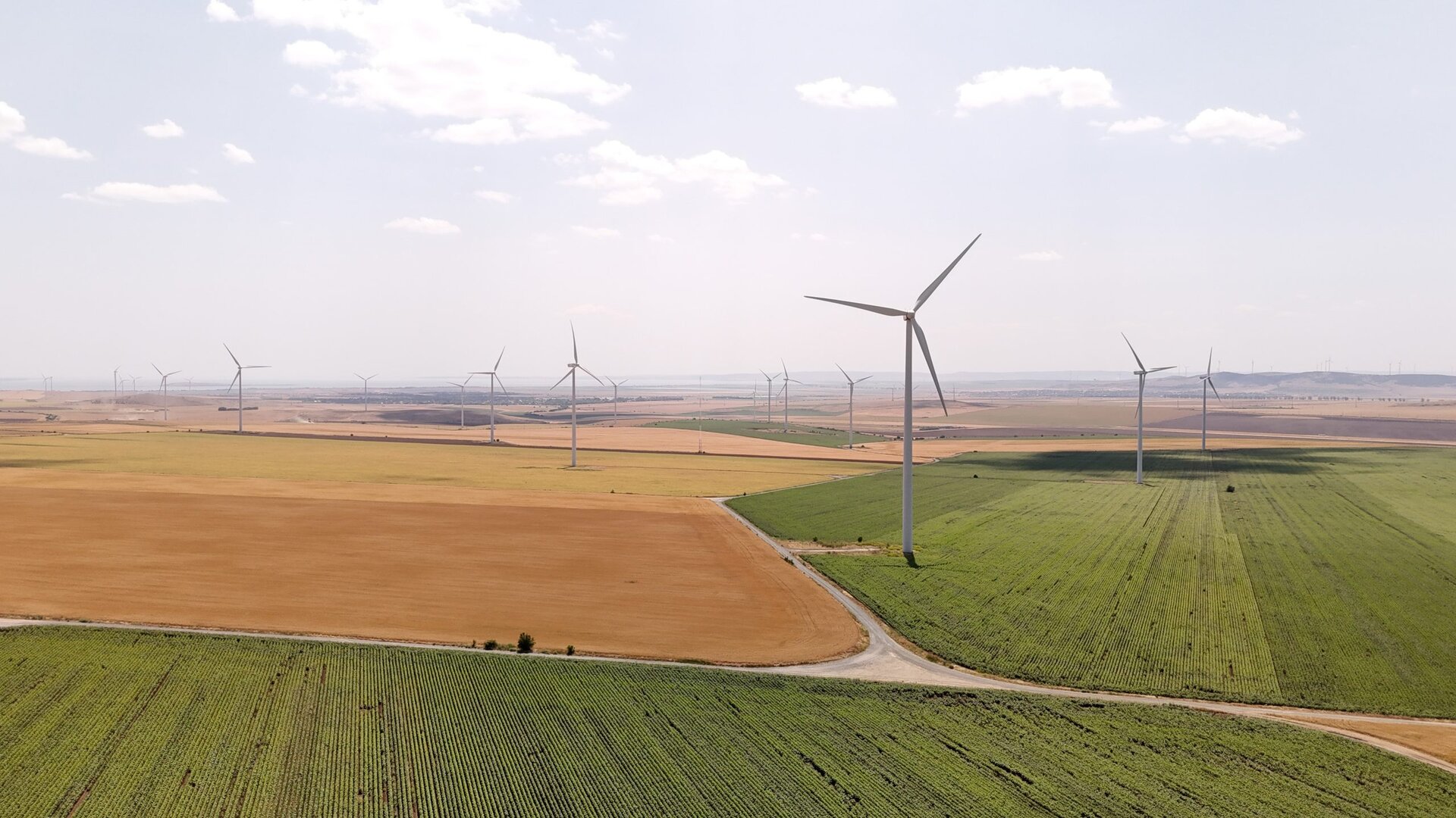 Grupul PPC și METLEN Energy & Metals din Grecia formulează un parteneriat strategic pentru extinderea capacităților de stocare a energiei în Europa, inclusiv în România Un nou proiect major în sectorul energiei din Europa prinde contur, odată cu anunțul înființării unui joint-venture între grupul grecesc METLEN Energy & Metals și compania românească PPC