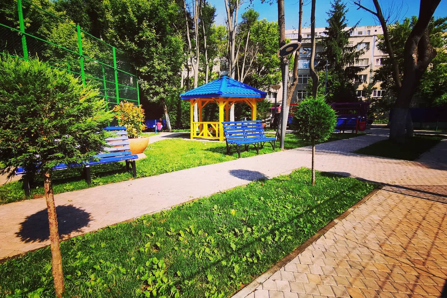 Proiect de modernizare a spațiilor urbane în Sectorul 4: prefabricate de peste 4 milioane de lei pentru foișoare și alte investiții în infrastructură Primăria Sectorului 4 din București avansează cu un proiect amplu menit să îmbunătățească vizibil și funcțional mediul urban din zona periferică a capitalei