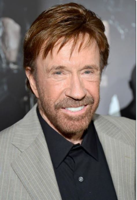 Chuck Norris, internat de urgență în Hawaii