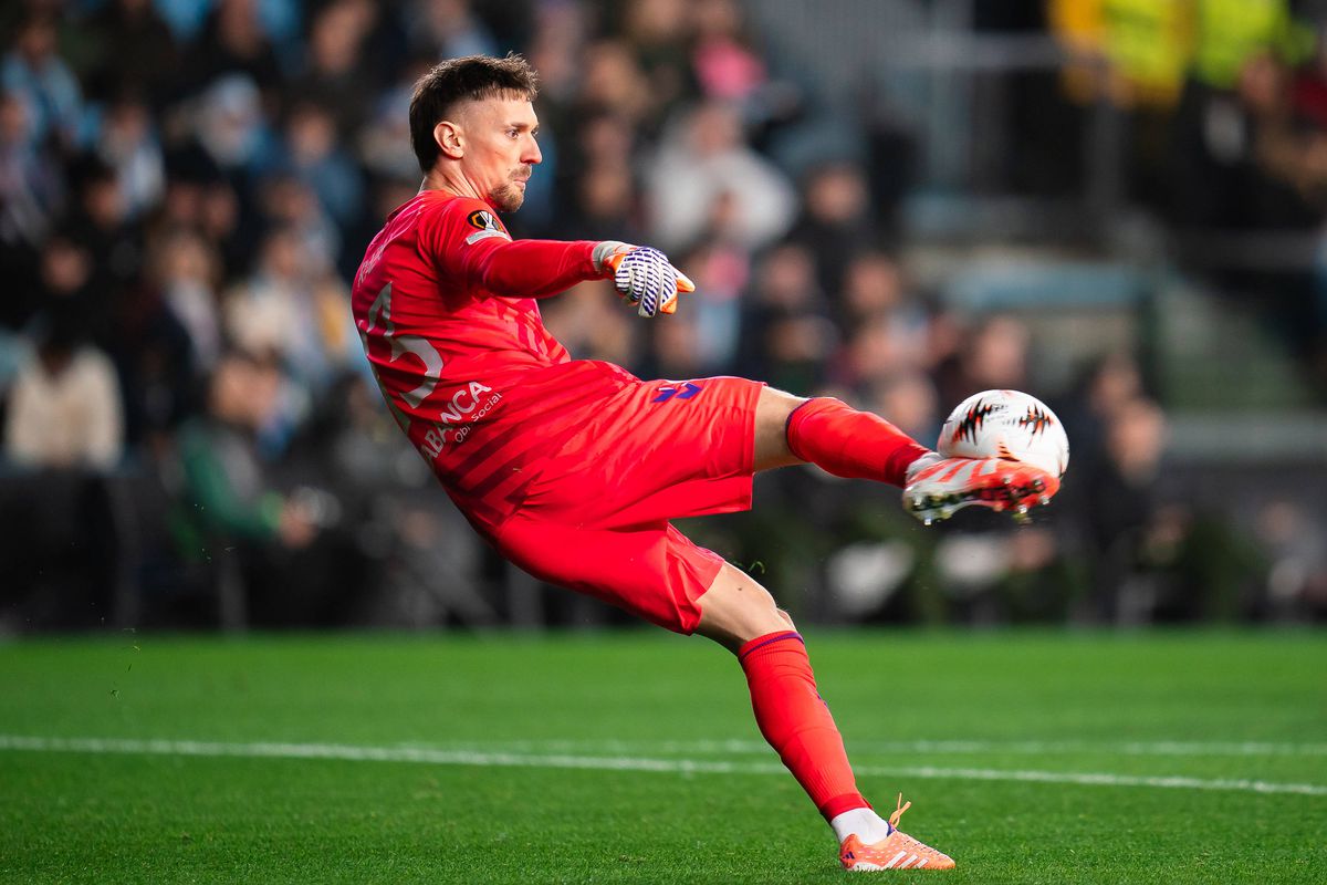 Celta Vigo și Ionuț Radu, în fața unei provocări majore în Europa League Celta Vigo, echipa portarului român Ionuț Radu (28 de ani), a disputat joi seară debutul în optimile Europa League, întâlnind formația franceză Lyon