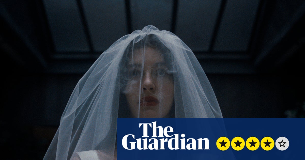 O serie horror difuzată pe Netflix a stârnit reacții mixte și o stare de neliniște generală, atrăgând atenția asupra modului în care temerile ascunse despre familie și ritualuri pot deveni coșmaruri