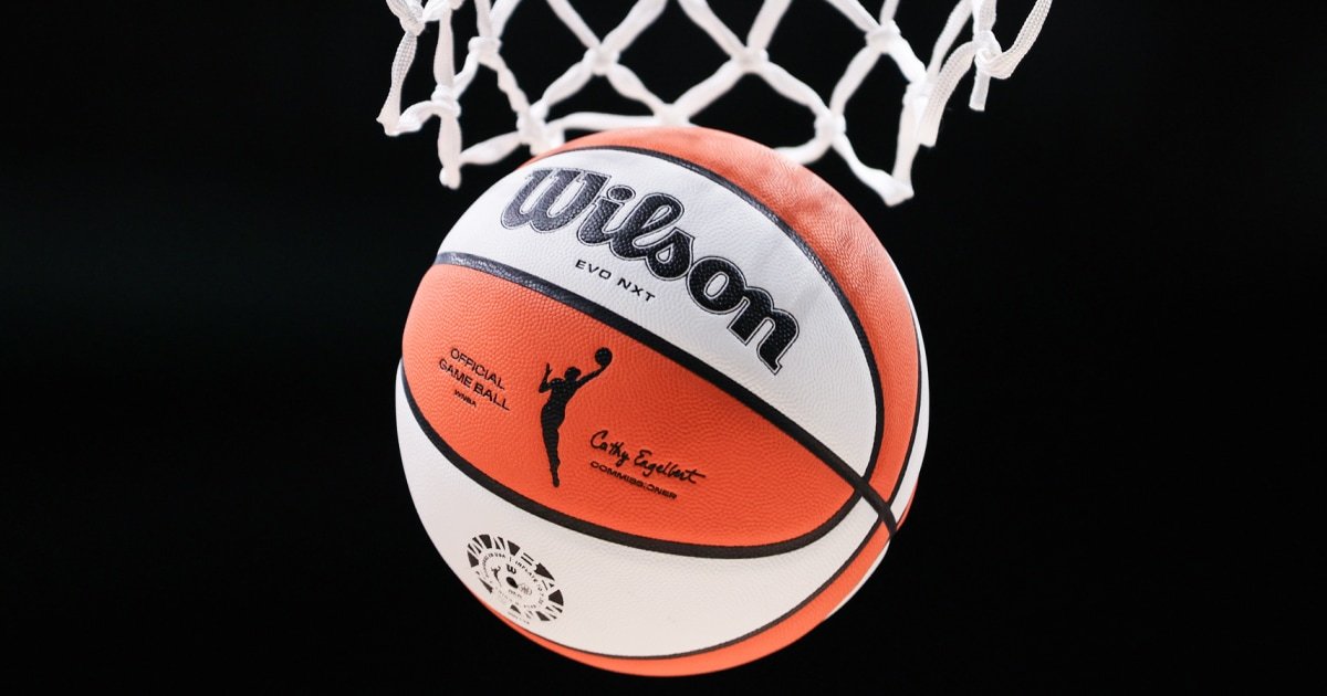 Negocierile dintre WNBA și WNBPA continuă să fie în impas, amenințând startul sezonului 2026 Criza negocierilor dintre WNBA și WNBPA persista, cu doar câteva săptămâni înainte de termenul-limită stabilit pentru a ajunge la un acord privind noul contract colectiv