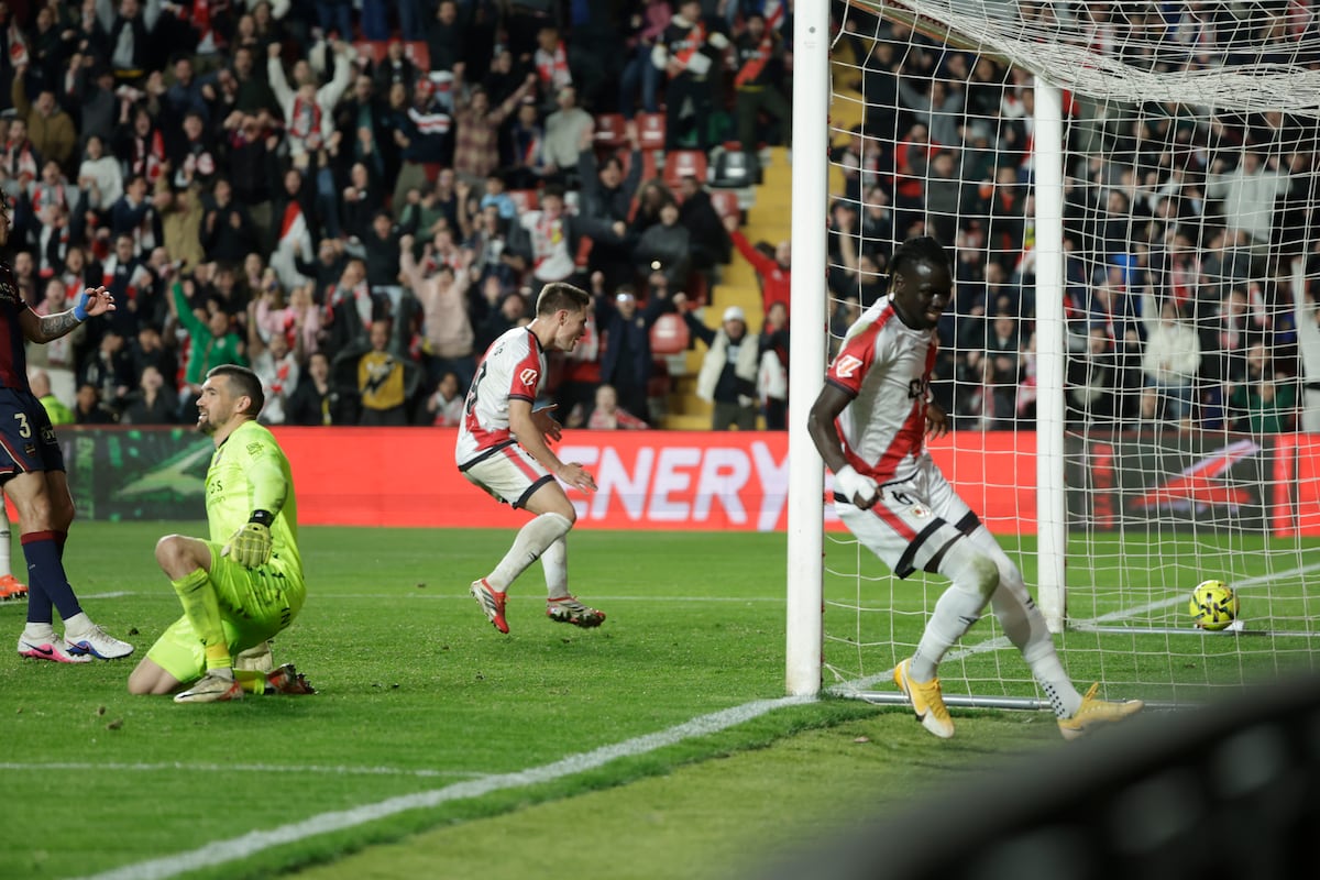 Levante a pierdut două puncte prețioase în lupta pentru evitarea retrogradării, după un egal dramatic cu Rayo Vallecano, scor 1-1, pe stadionul din Vallecas.-evenimentul a avut loc luni, într-un meci esențial pentru ambele echipe, în contextul luptei pentru supraviețuire în La Liga