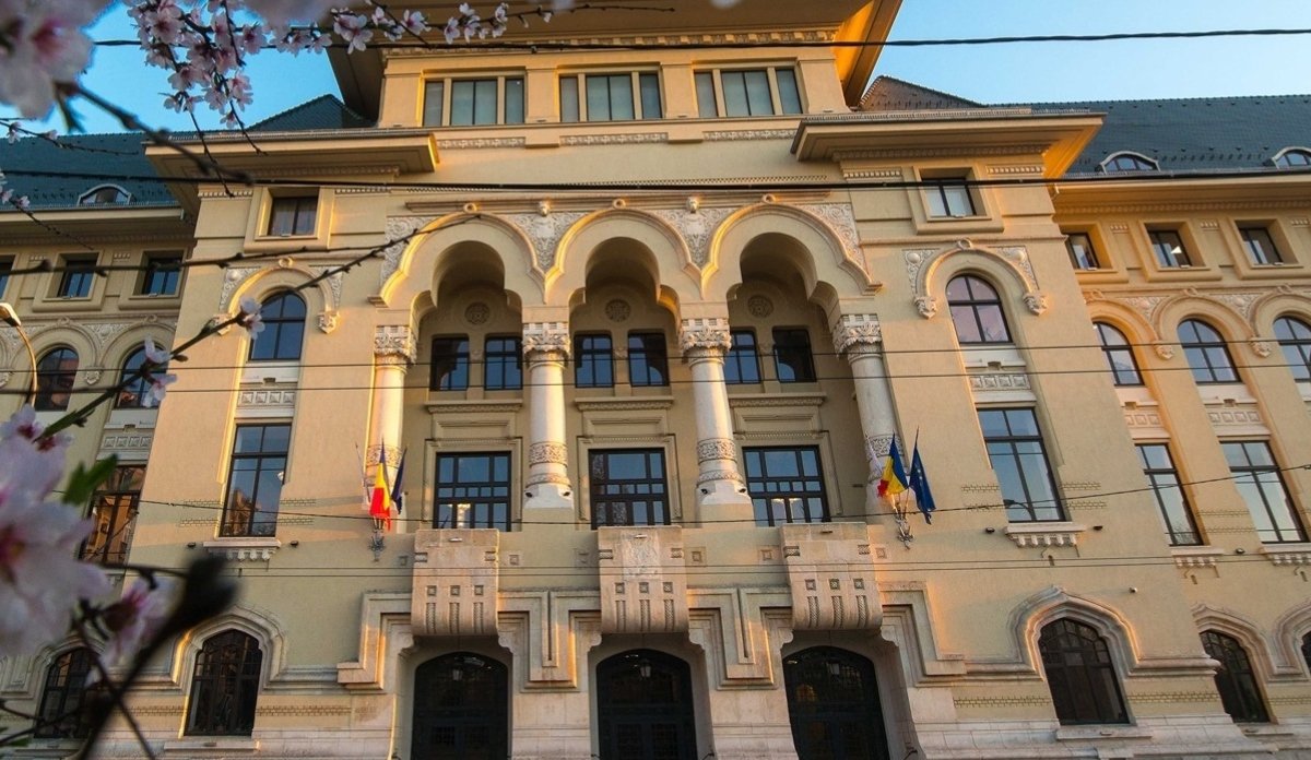 Primăria Capitalei intenționează o reformă majoră în administrarea domeniului public, propunând înființarea Administrației Domeniului Public a Municipiului București, o structură care va centraliza și eficientiza gestionarea spațiilor verzi, parcurilor, lacurilor, cimitirelor și deținătorilor de activități de recreere