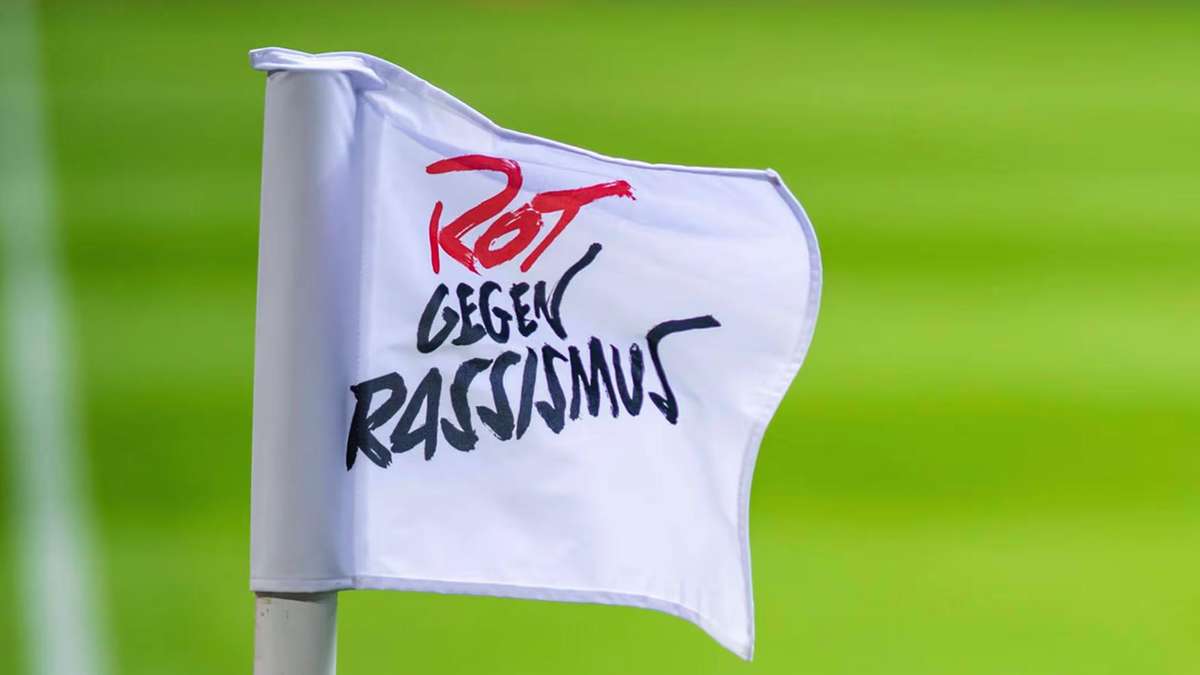 FC Bayern sprijină inițiativa „Rot contra Răsism” în cadrul campaniei mondiale pentru diversitate și respect FC Bayern München reafirmă angajamentul său față de combaterea discriminării prin participarea activă la campania „Rot contra Răsism”, un demers global menit să combate rasismul și xenofobia în sport și societate