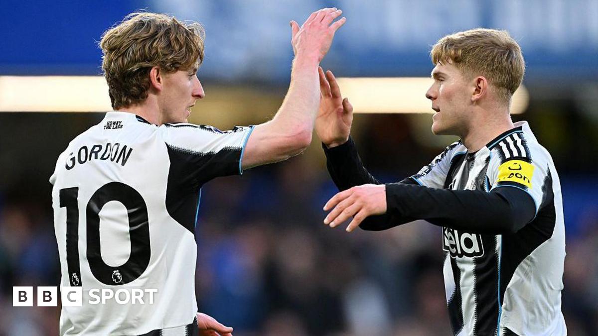 Chelsea a înregistrat un nou record negativ în Premier League, fiind echipa care a acumulat cele mai multe cartonașe galbene și, în același timp, cele mai multe cartonașe roșii de la începutul mandatului lui Liam Rosenior pe banca tehnică a londonezilor