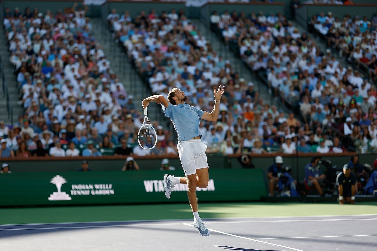 Medvedev învinge imbatabilul Alcaraz la Indian Wells 2026