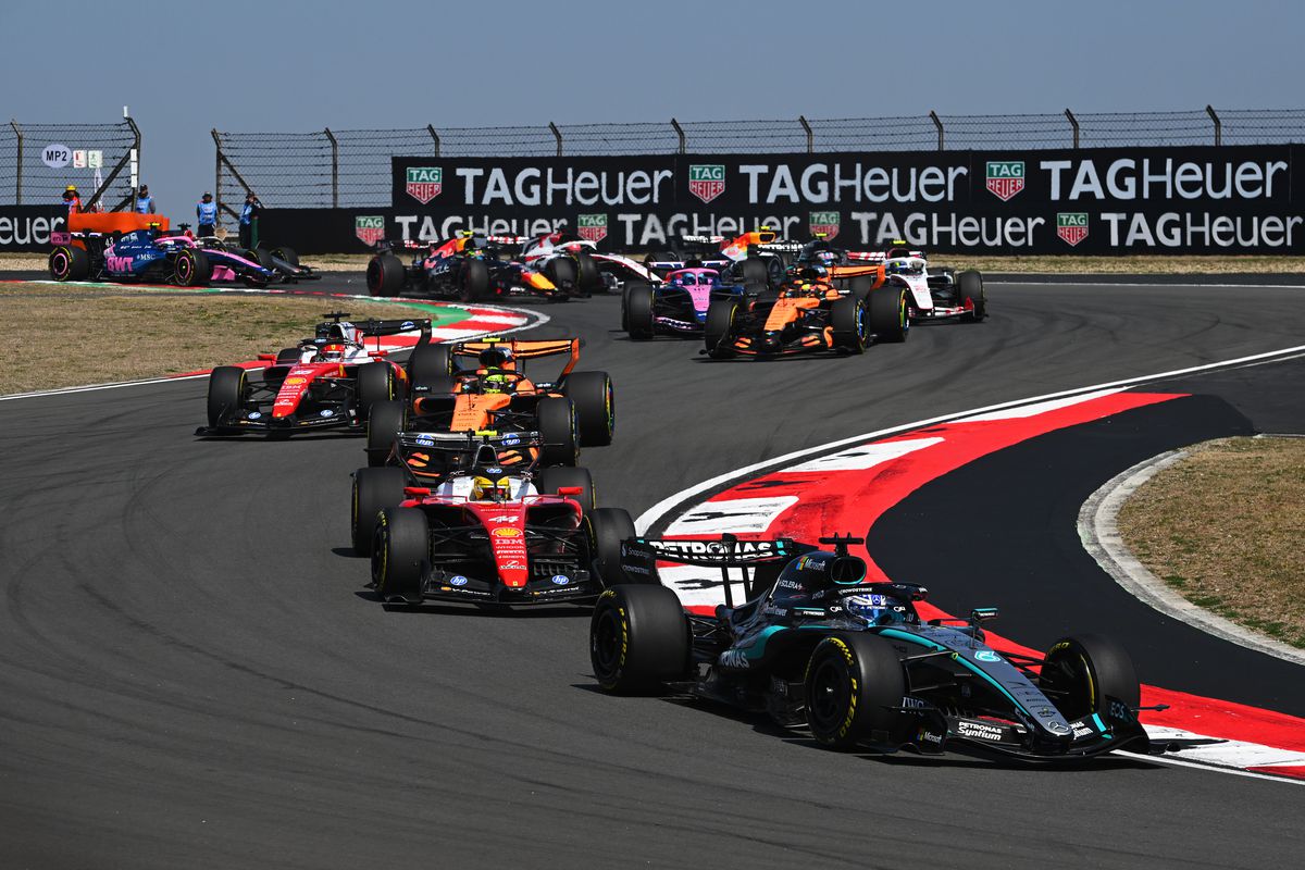 George Russell de la Mercedes a fost protagonistul zilei în China, câștigând cursa de Sprint din Marele Circ