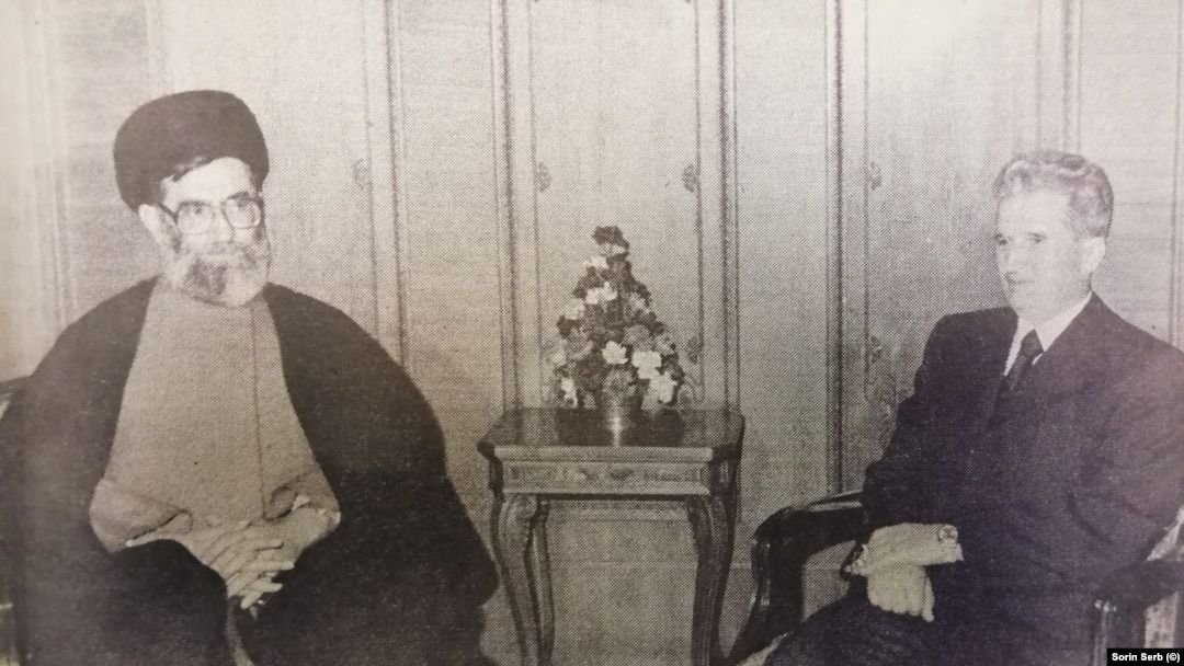 Ultima apariție externă a lui Nicolae Ceaușescu: vizita în Iran din 1989, în momentul în care Timișoara vuia de revolte Pe 18 decembrie 1989, lumea politică a avut parte de un moment istoric și, totodată, trist, când dictatorul comunist Nicolae Ceaușescu a decolat spre Iran pentru o vizită oficială de două zile