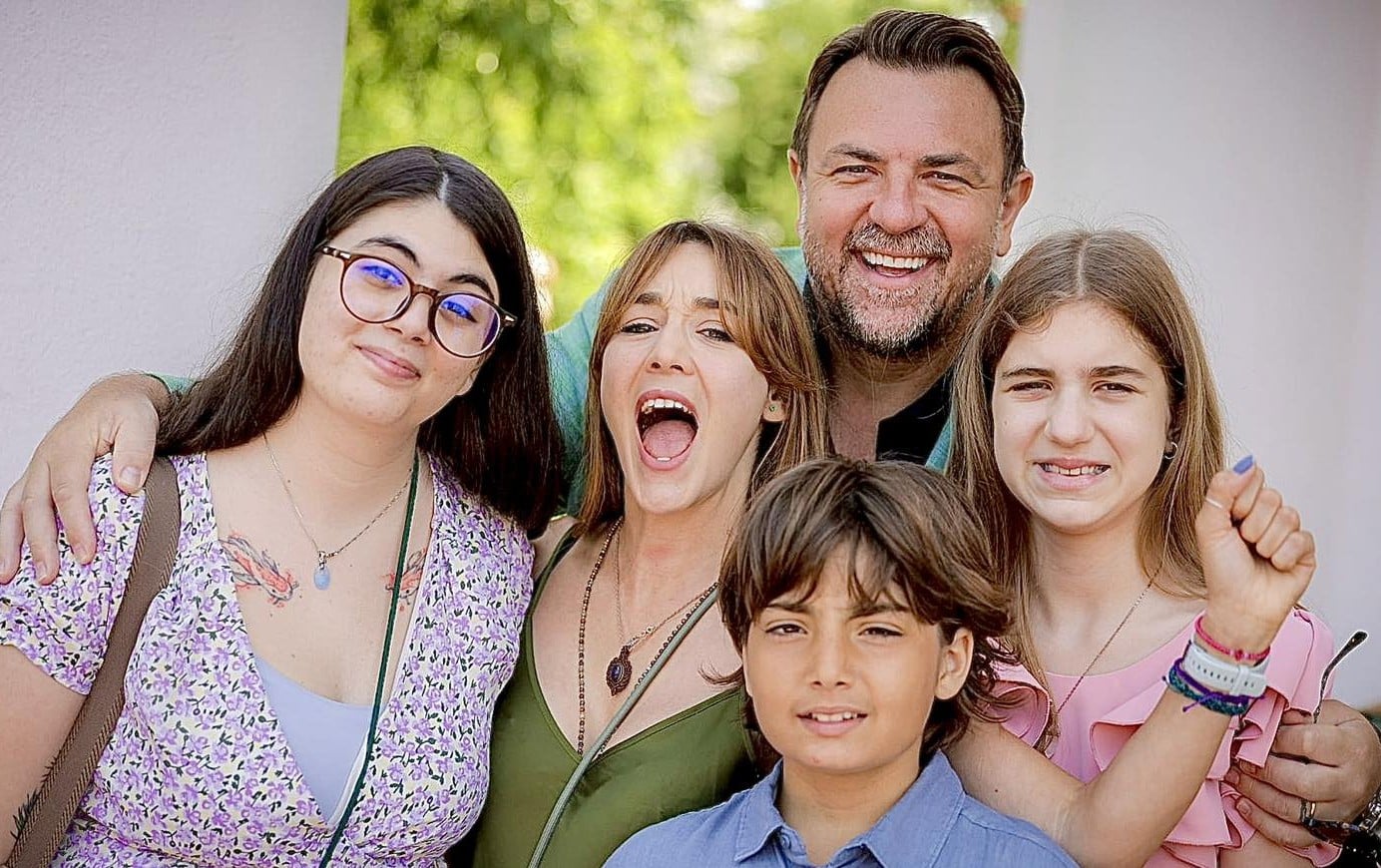 Horia Brenciu se pregătește să iasă din această situație complicată, anunțând că mai are un plan de rezervă pentru a-și onora concertele din România, chiar dacă în acest moment se află în Kuala Lumpur, departe de familie și de scenele din țară