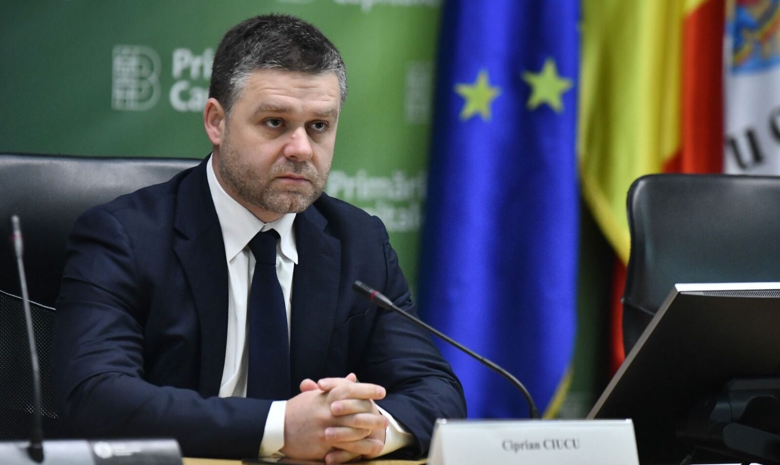 Primarul General al Municipiului București, Ciprian Ciucu, a fost desemnat oficial să solicite primăriilor de sector nevoile financiare pentru anul 2026, într-un context în care administrația locală se pregătește să gestioneze resursele alocate din bugetul de stat, conform noii legislații bugetare