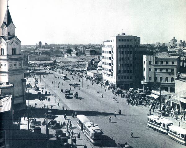 Bucureștiul împlinește 30 de ani: o călătorie printr-un oraș în continuă metamorfoză Capitala României sărbătorește trei decenii de la redefinire și renaștere culturală, marcând momentul cu un evocator bilanț al realizărilor, dar și cu speranța pentru noi începuturi