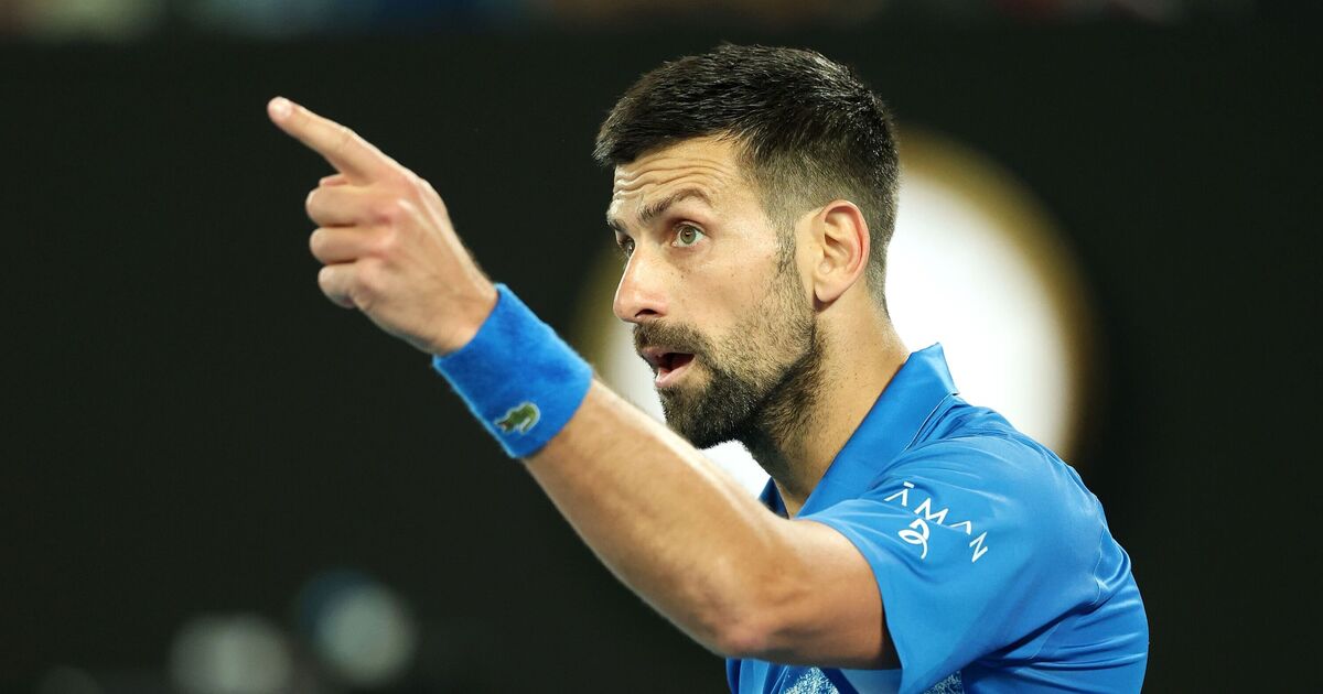 Djokovic a stârnit controversy post-meci, după ce a scris pe camera de filmat un mesaj în limba sârbă referitor la tensiunile din Kosovo, atrăgând critici din partea comunității internaționale