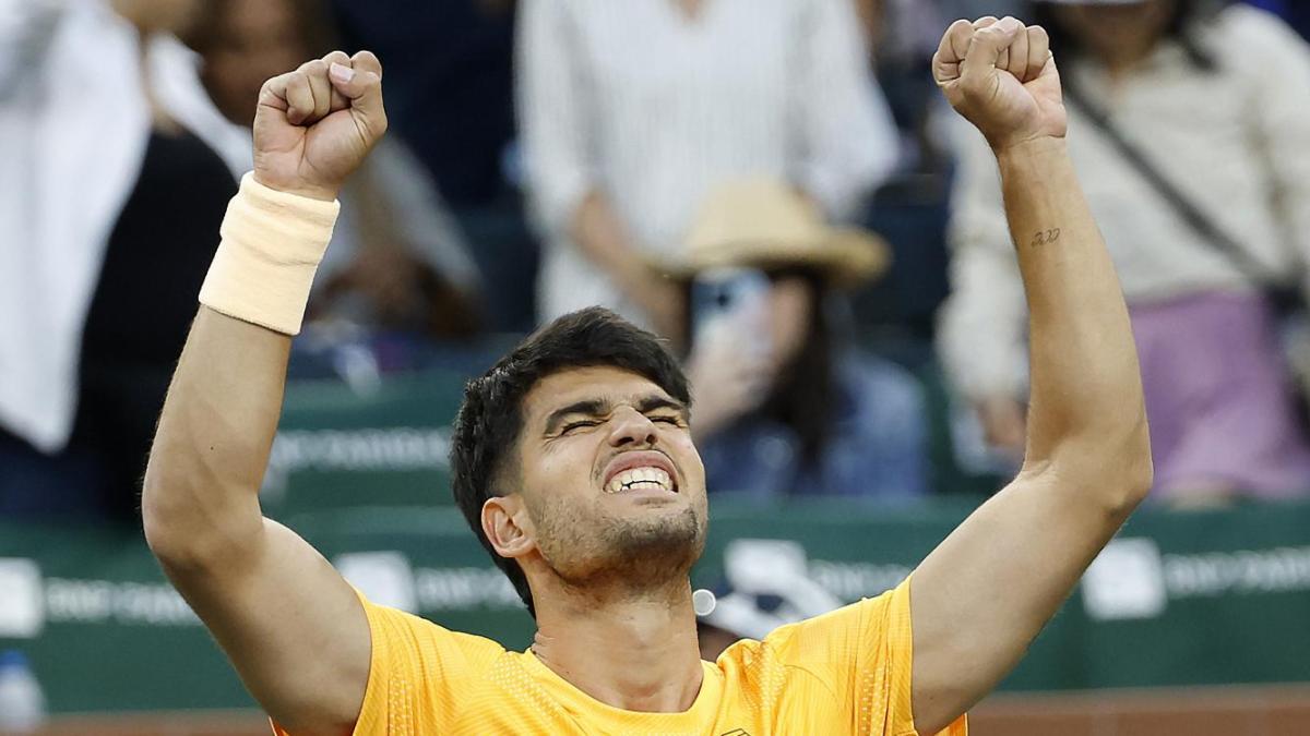 Alcaraz face o remontada spectaculoasă la Indian Wells