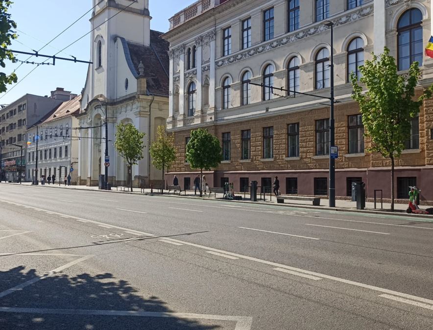 Începutul de săptămână aduce o palmă de vreme plăcută în Cluj, cu temperaturi ce ajung până la 15 grade Celsius și cer variabil, condiții favorabile pentru un start optimist al zilei