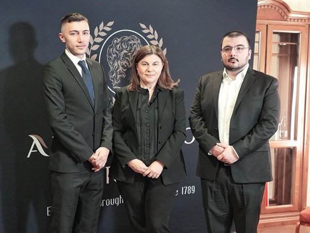 Alexandrion Group și-a reafirmat poziția de lider pe piața băuturilor spirtoase și vinurilor din România, anunțând pentru anul 2025 o cifră de afaceri consolidată de 830 de milioane de lei