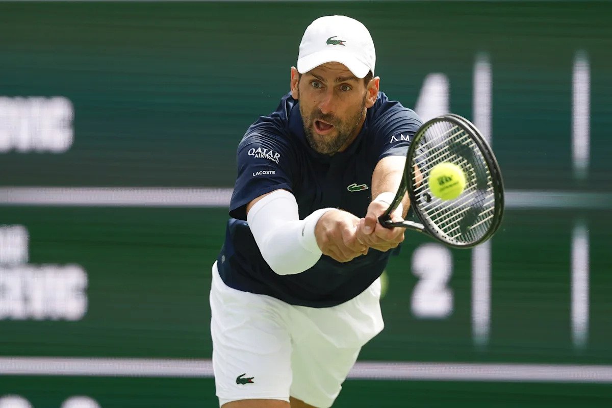 Omul zilei la Indian Wells: Alcaraz, Djokovic și Swiatek avansează fără emoții în optimi Indian Wells a adus în această zi doar surprize plăcute pentru iubitorii tenisului de top, odată cu calificarea rapidă a celor mai foarte cotati favoriți, în timp ce câțiva nume importante au fost eliminați