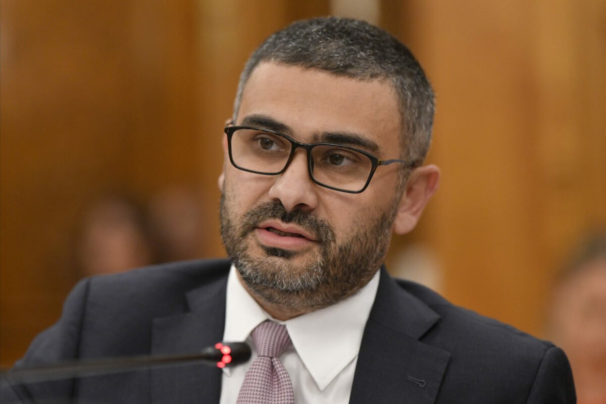 Florin Manole, ministrul Muncii, a anunțat recent că va fi declanșată o amplă campanie națională de verificare a centrelor rezidențiale destinate persoanelor cu dizabilități, într-o încercare de a asigura respectarea standardelor de calitate și siguranță