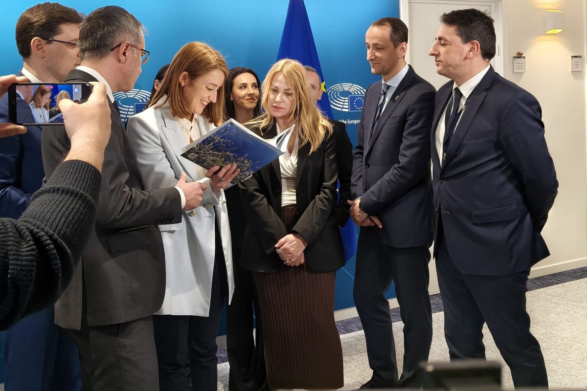 Nadia Comăneci a traversat zilele acestea un nou capitol din cariera sa impresionantă, marcând Anul Nadia Comăneci cu o vizită de trei zile la Bruxelles