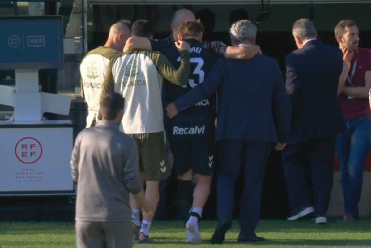 Ionuț Radu, portar al celor de la Celta Vigo și component al lotului naționalei României, a suferit o accidentare gravă în timpul meciului de duminică împotriva formației Alaves, după ce a primit patru goluri pe teren propriu