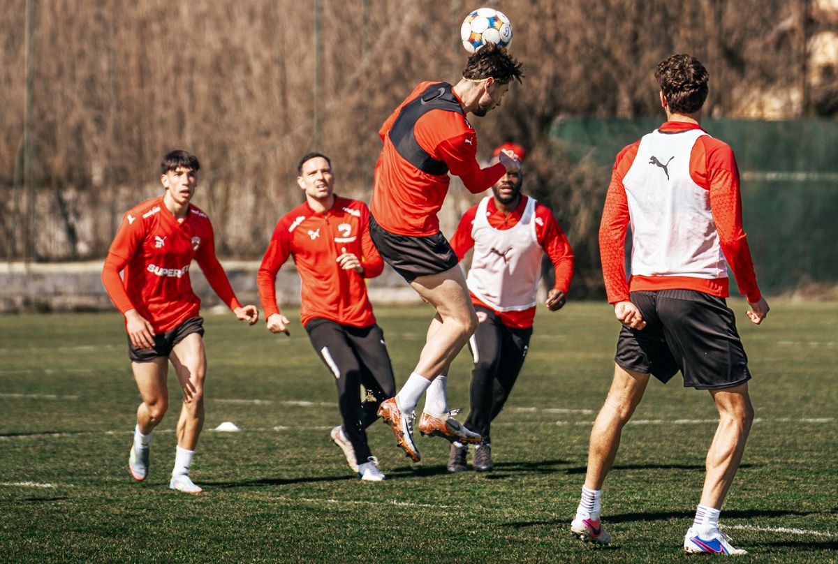 Godwin Udosen, tânărul mijlocaș nigerian, a fost oficial înregistrat de Dinamo la Liga Profesionistă de Fotbal chiar în ziua în care a împlinit 18 ani