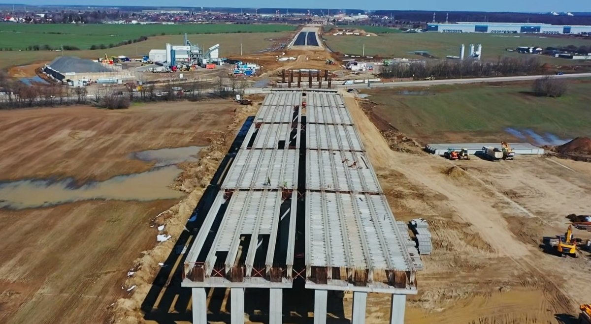 Autostrada A0 Nord, legătura esențială dintre nordul Bucureștiului și inelul de centură al capitalei, avansează rapid, iar estimările indică posibilitatea deschiderii primului tronson pentru circulație chiar în această vară