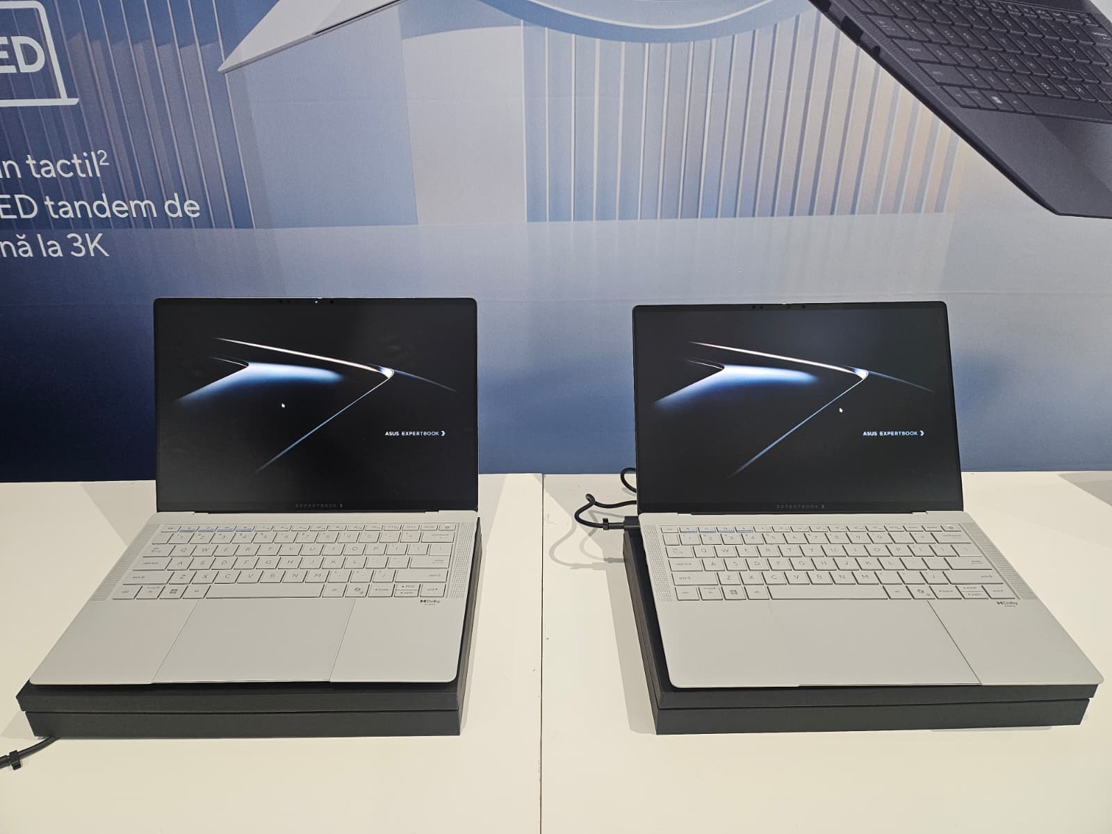 Un nou standard pentru laptopurile business high-end a fost stabilit odată cu lansarea ASUS ExpertBook Ultra, un dispozitiv care promite să redefinească experiența utilizatorului în mediul corporate
