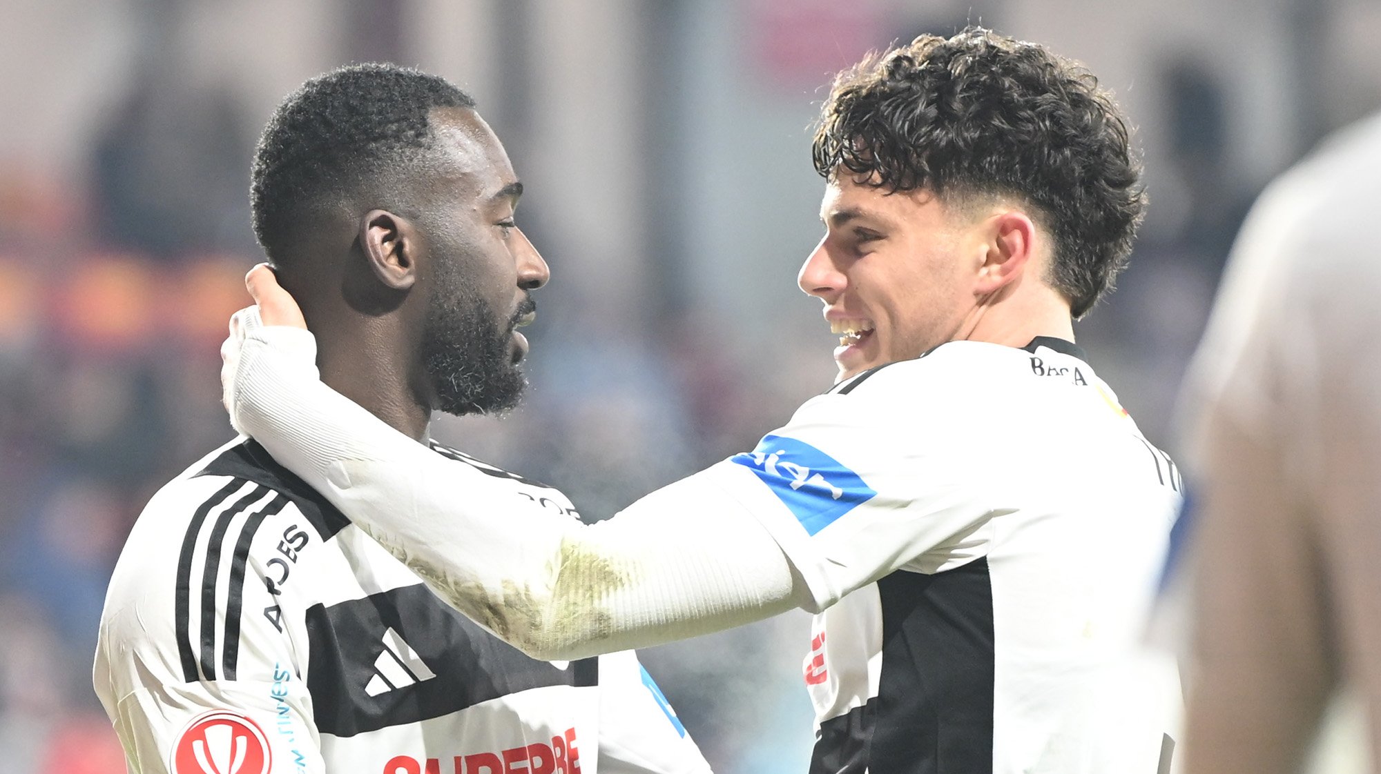 Issouf Macalou, umilirea FCSB pe terenul de acasă: duelul fără fronțiere dintre U Cluj și campioană Campionatul românesc de fotbal a oferit, din nou, un spectacol plin de surprize, iar unul dintre cei mai remarcabili actori a fost atacantul lui U Cluj, Issouf Macalou