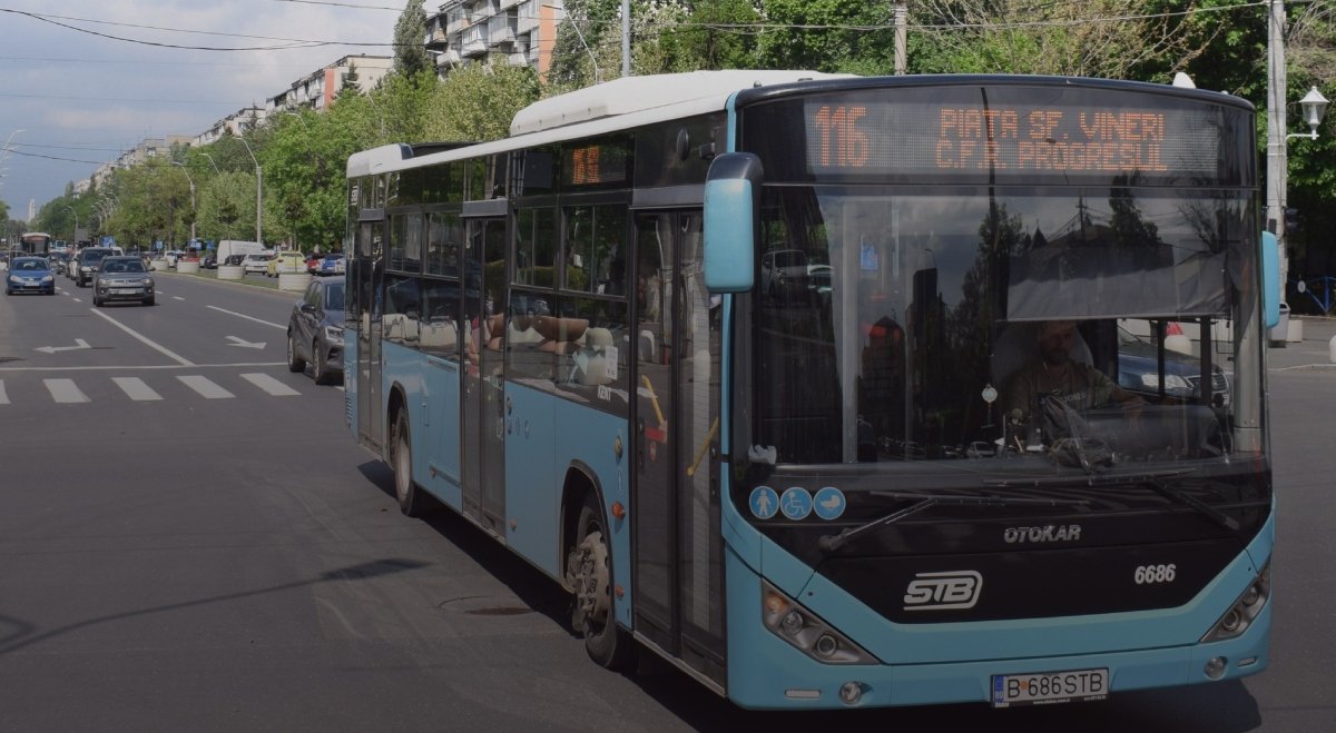 De la începutul săptămânii viitoare, bucureștenii care folosesc transportul în comun trebuie să își adapteze traseele, odată cu noile modificări ale rutelor STB și adăugarea unei stații noi pe linia de autobuz