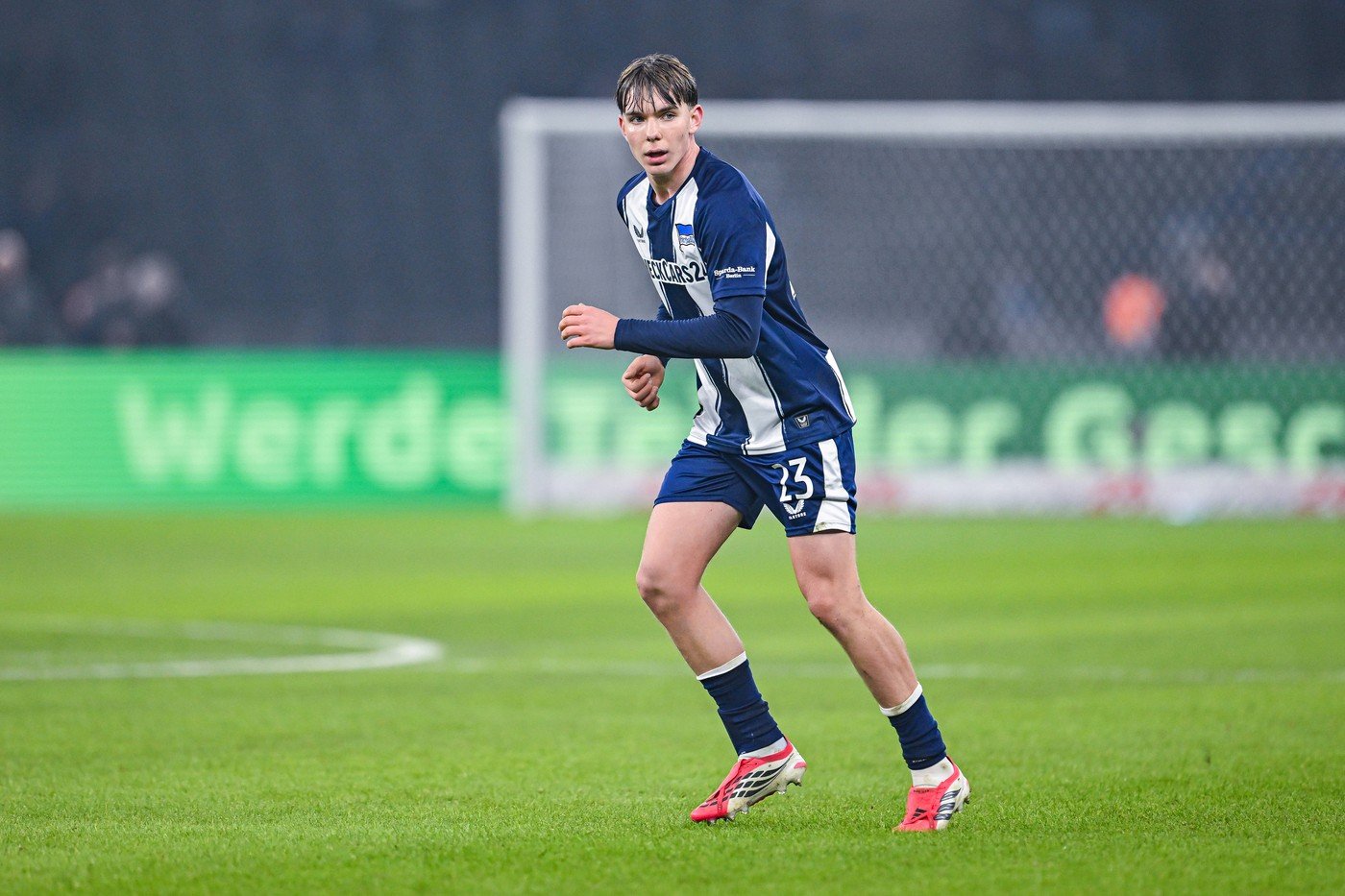 Bayern Munchen își adjudecă un tânăr fenomen din Germania, într-un moment în care rivalele din Spania ratează ocazia de a-l aduce în suflul lor european