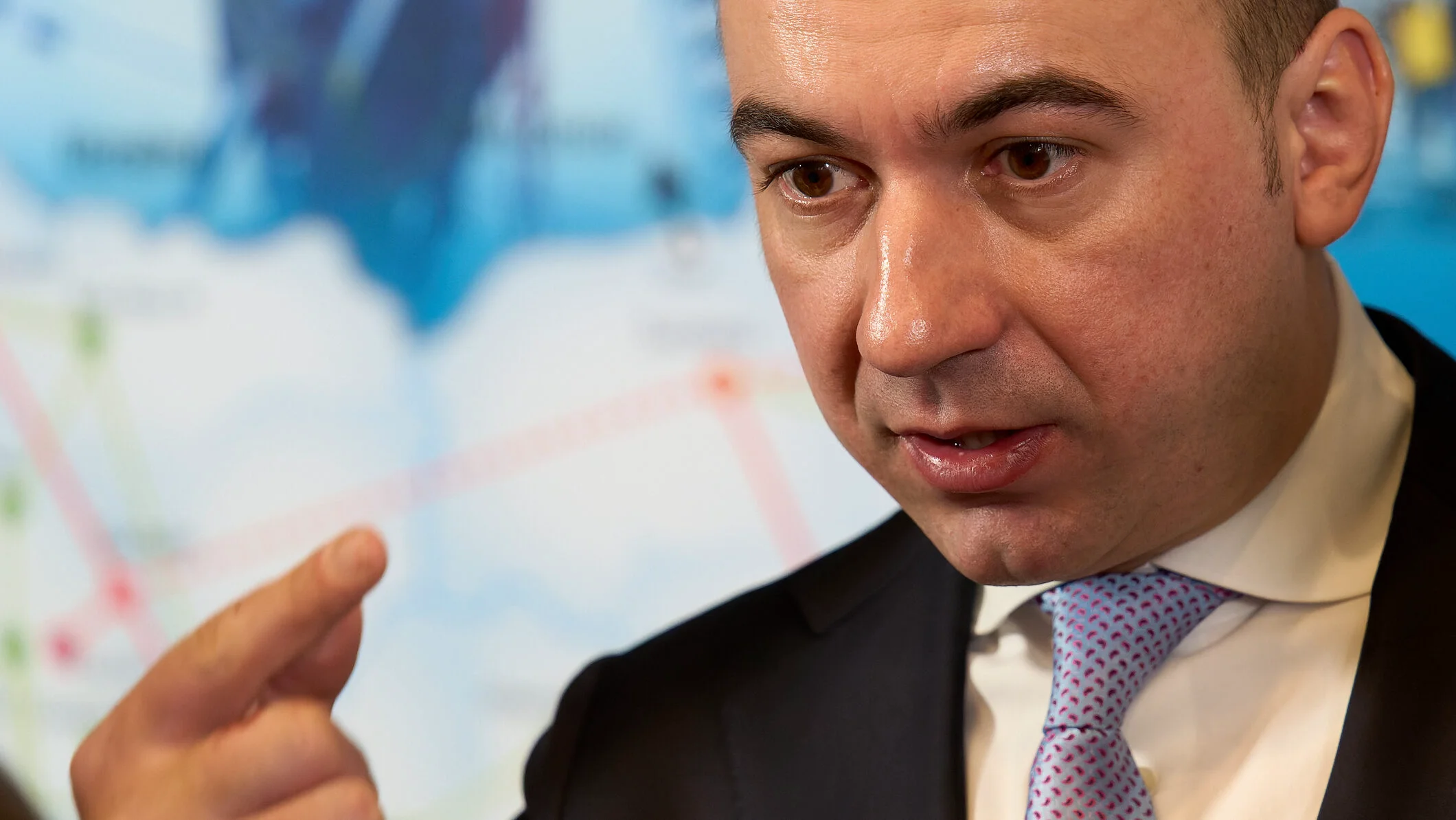 România se pregătește pentru posibile fluctuații ale prețurilor carburantilor, anunțând măsuri menite să stabilizeze piața și să evite creșteri nesustenabile