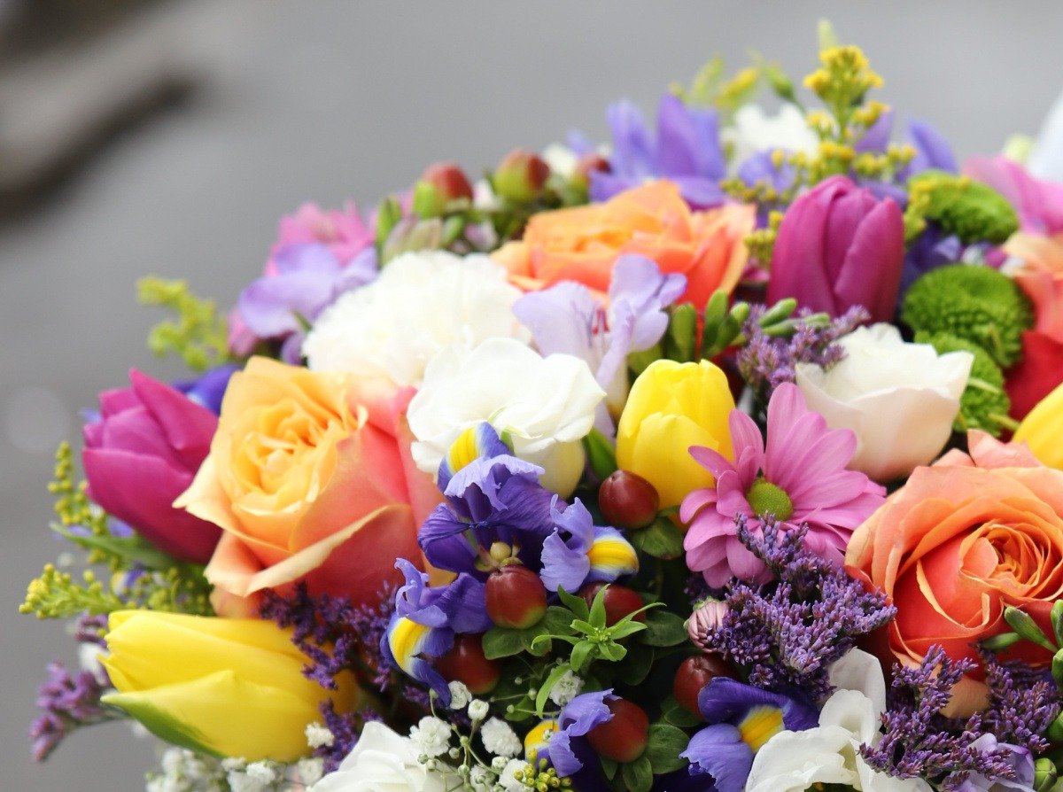 De 8 Martie, flori alese cu grijă pentru a transmite sentimente diferite Ziua Femeii reprezintă o ocazie specială în care florile devin un limbaj universal pentru exprimarea iubirii, admirației și aprecierii