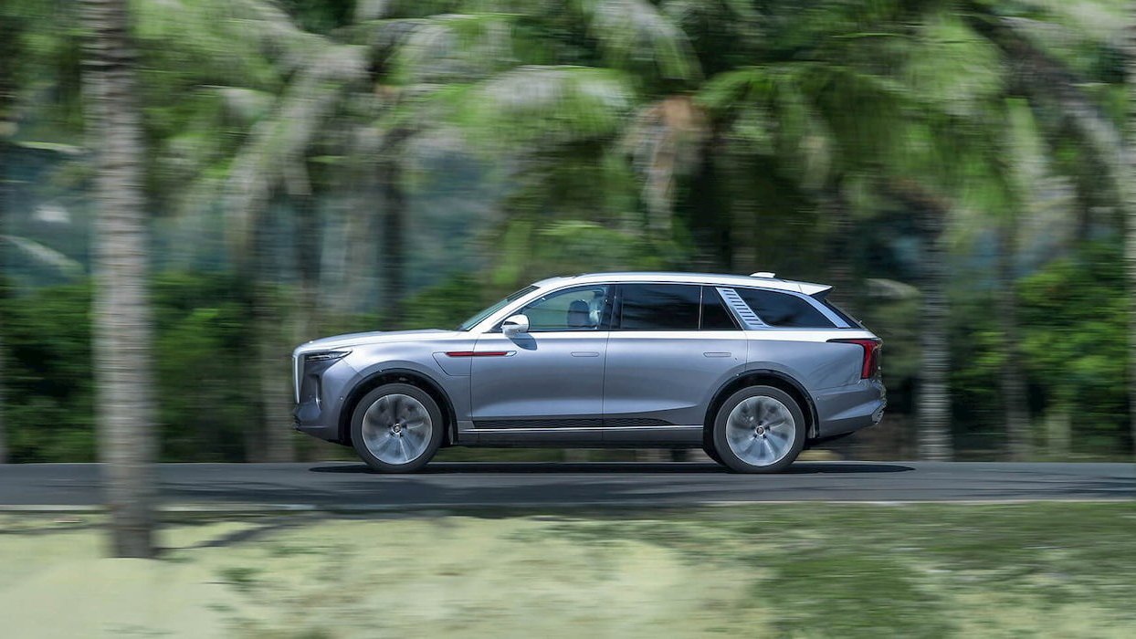 China a făcut un pas important în evoluția tehnologiei bateriilor pentru autoturisme electrice, anunțând rezultate promițătoare care pot revoluționa autonomia și performanța vehiculelor electrice în următorii ani