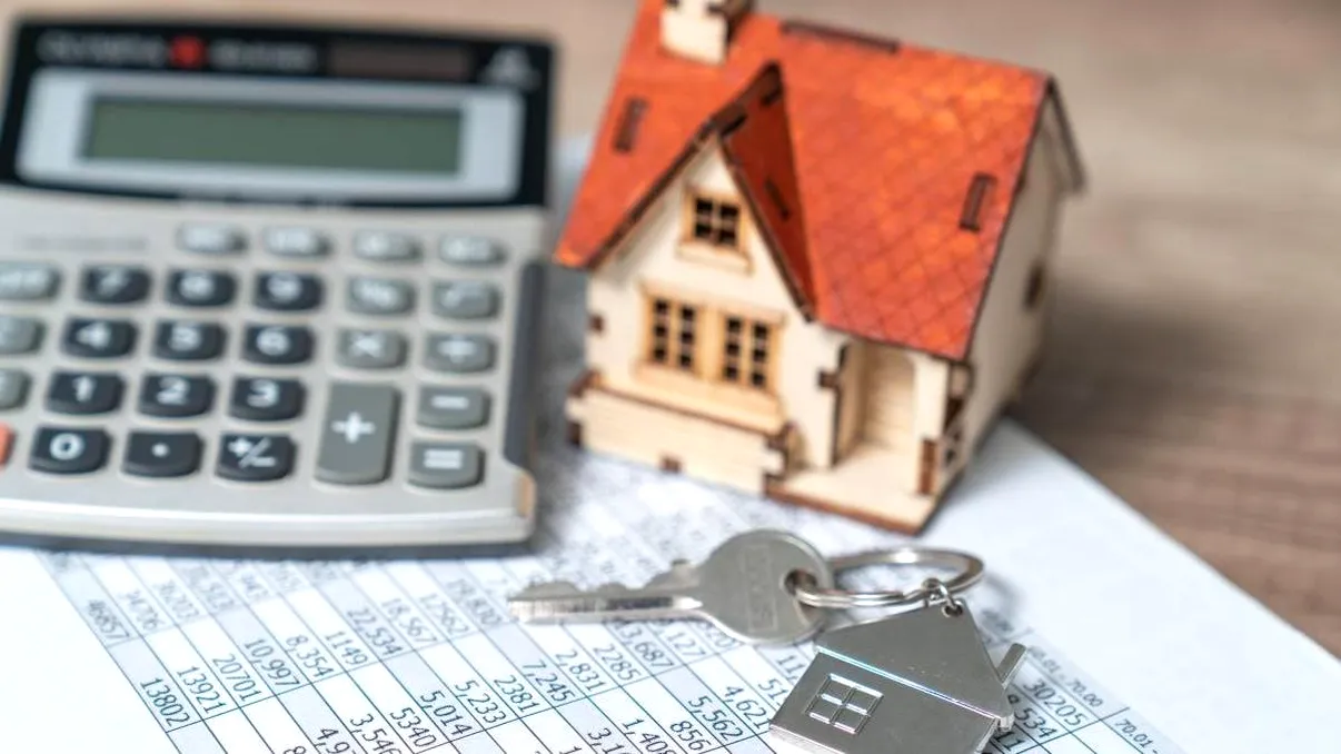 Impozitul pe locuință și noile ajustări: ce trebuie să știm în 2023 Modificările recente în sistemul de impozitare a locuințelor din România aduc schimbări importante pentru contribuabili, în special pentru cei care au plătit deja impozitele pentru primele luni ale anului