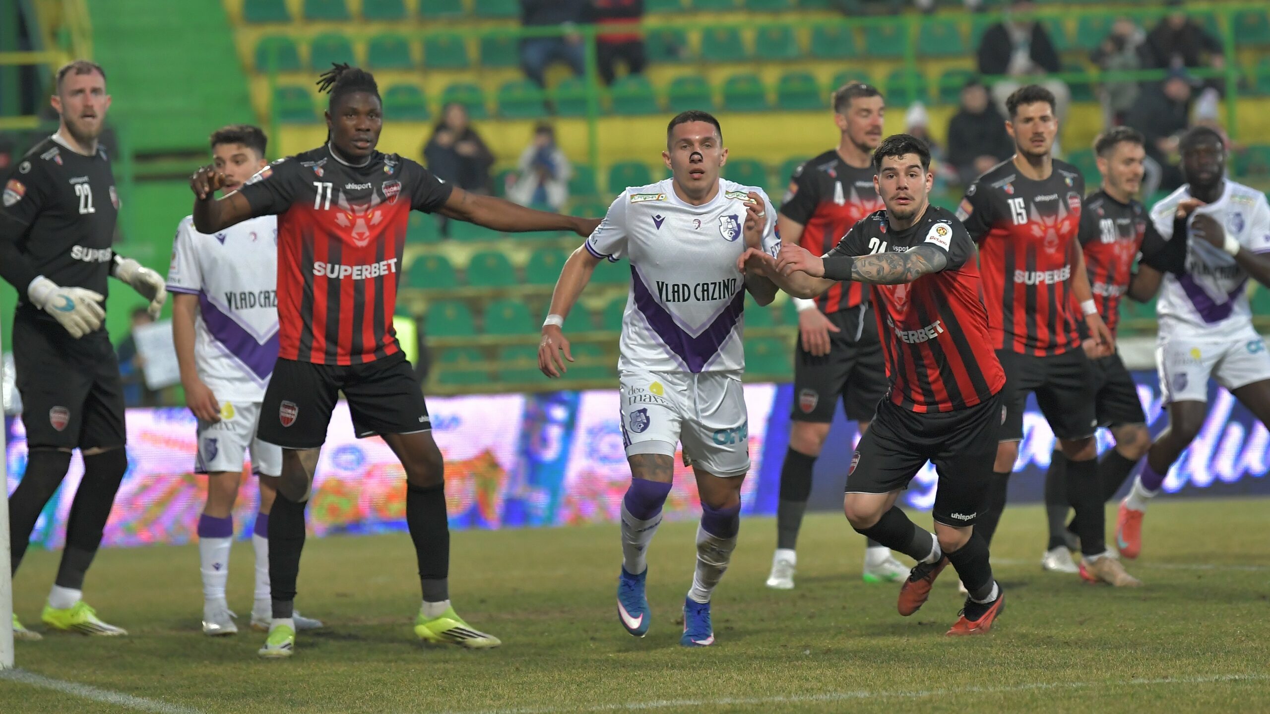 FC Argeș a scris, joi seară, o pagină memorabilă în istoria recentă a clubului, obținând calificarea dramatică în semifinale pentru Cupa României, după o victorie spectaculoasă în fața Gloriei Bistrița, scor 3-2