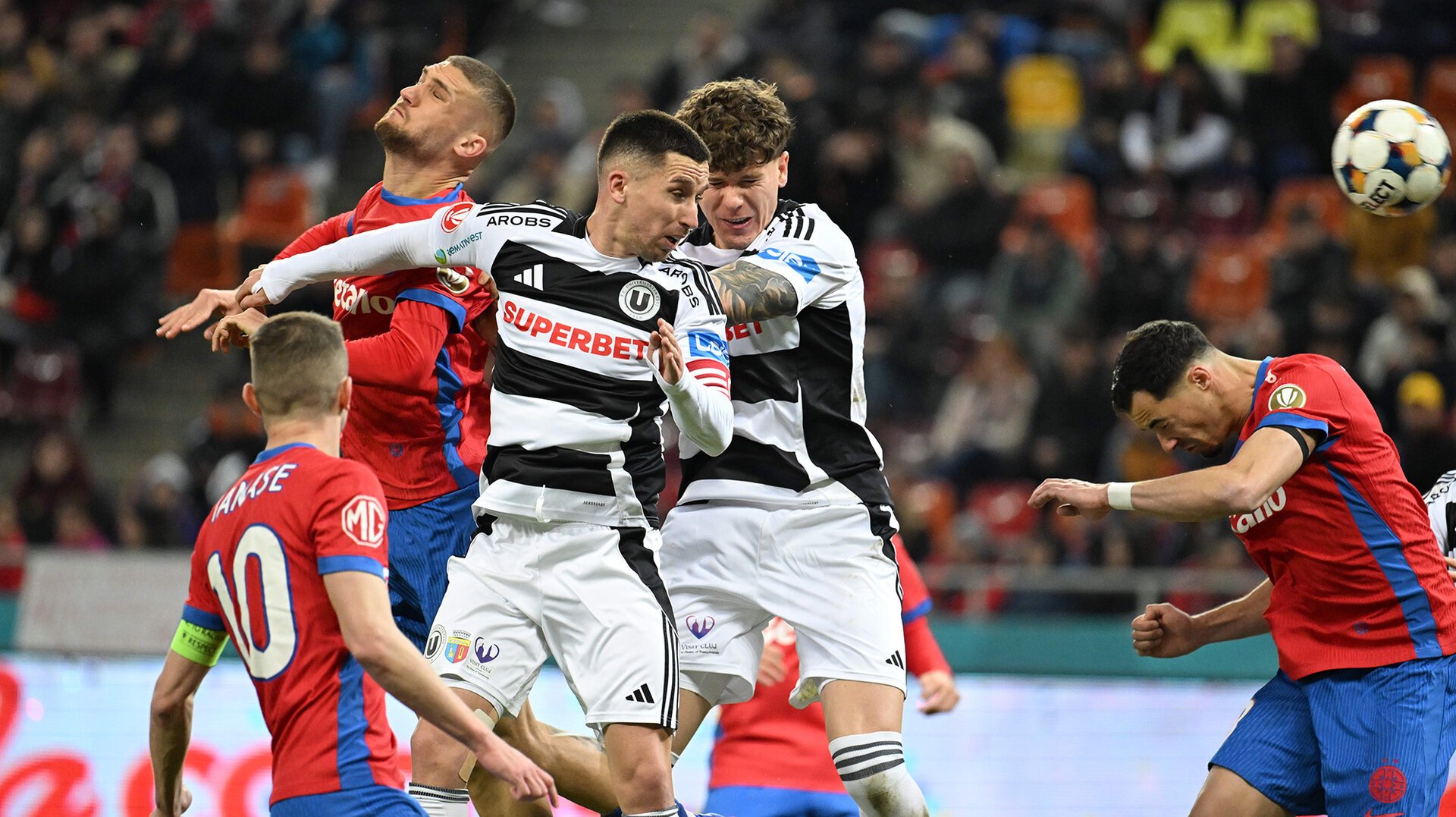 FCSB și U Cluj s-au întâlnit miercuri, pe Arena Națională, într-un meci fără miză directă pentru calificările în play-off sau play-out, dar cu implicații importante pentru pozițiile finale ale sezonului regular în Superliga 2025/2026