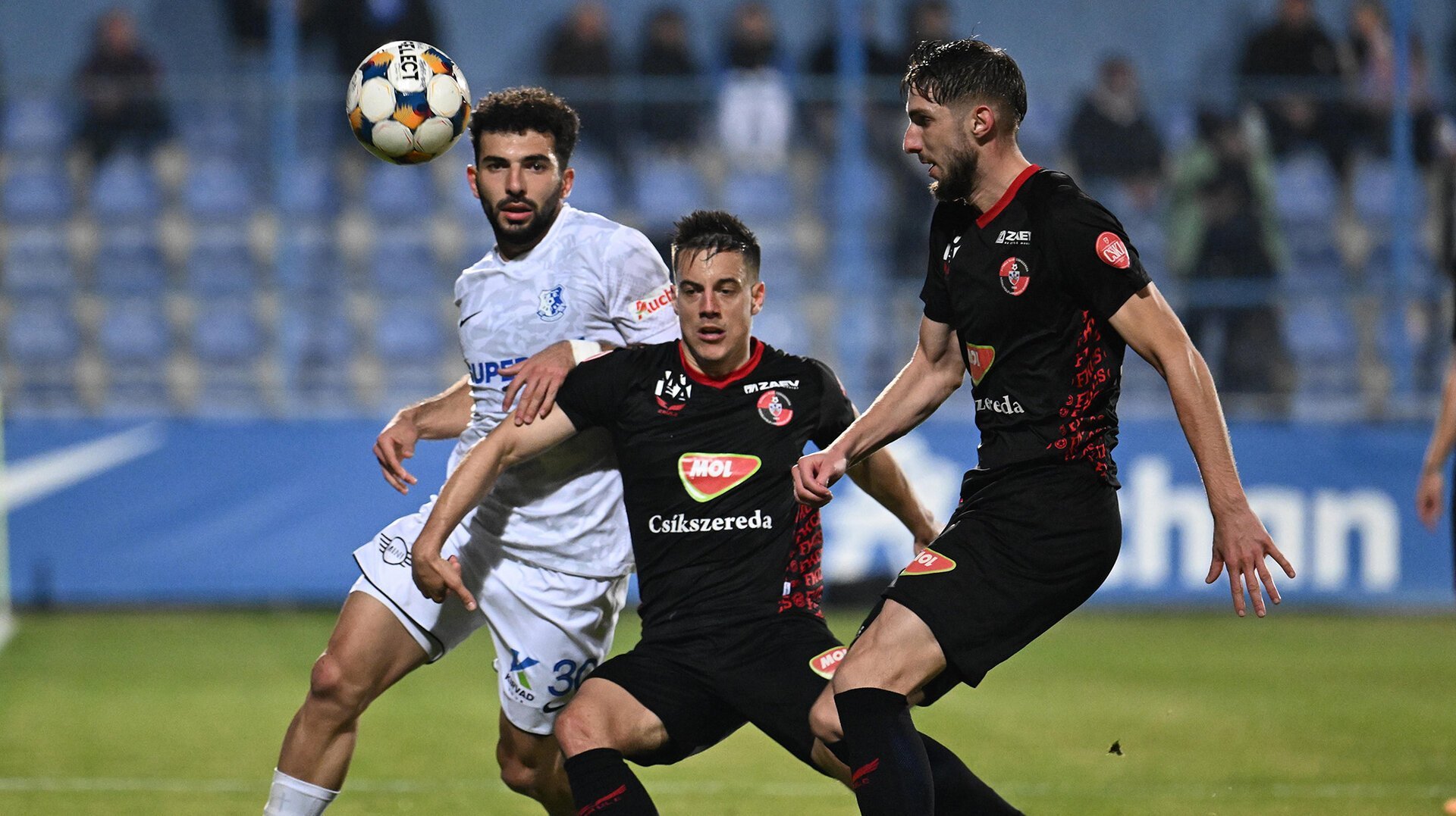 Meci crucial în lupta pentru supraviețuire în Superliga: FK Csikszereda întâlnește Farul Constanța în etapa 30 După o perioadă tensionată și cu derby-urile rămase în spate, lupta pentru evitarea retrogradării din Superliga sezonul 2025/2026 ajunge în ultima etapă a campionatului regulat