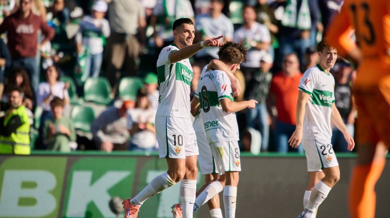 Fotbalist în vârstă de 26 de ani, Rafa Mir, cunoscut pentru evoluțiile sale în La Liga, se află în centrul unui proces extrem de dificil, după ce a fost acuzat de agresiune sexuală și vătămare corporală