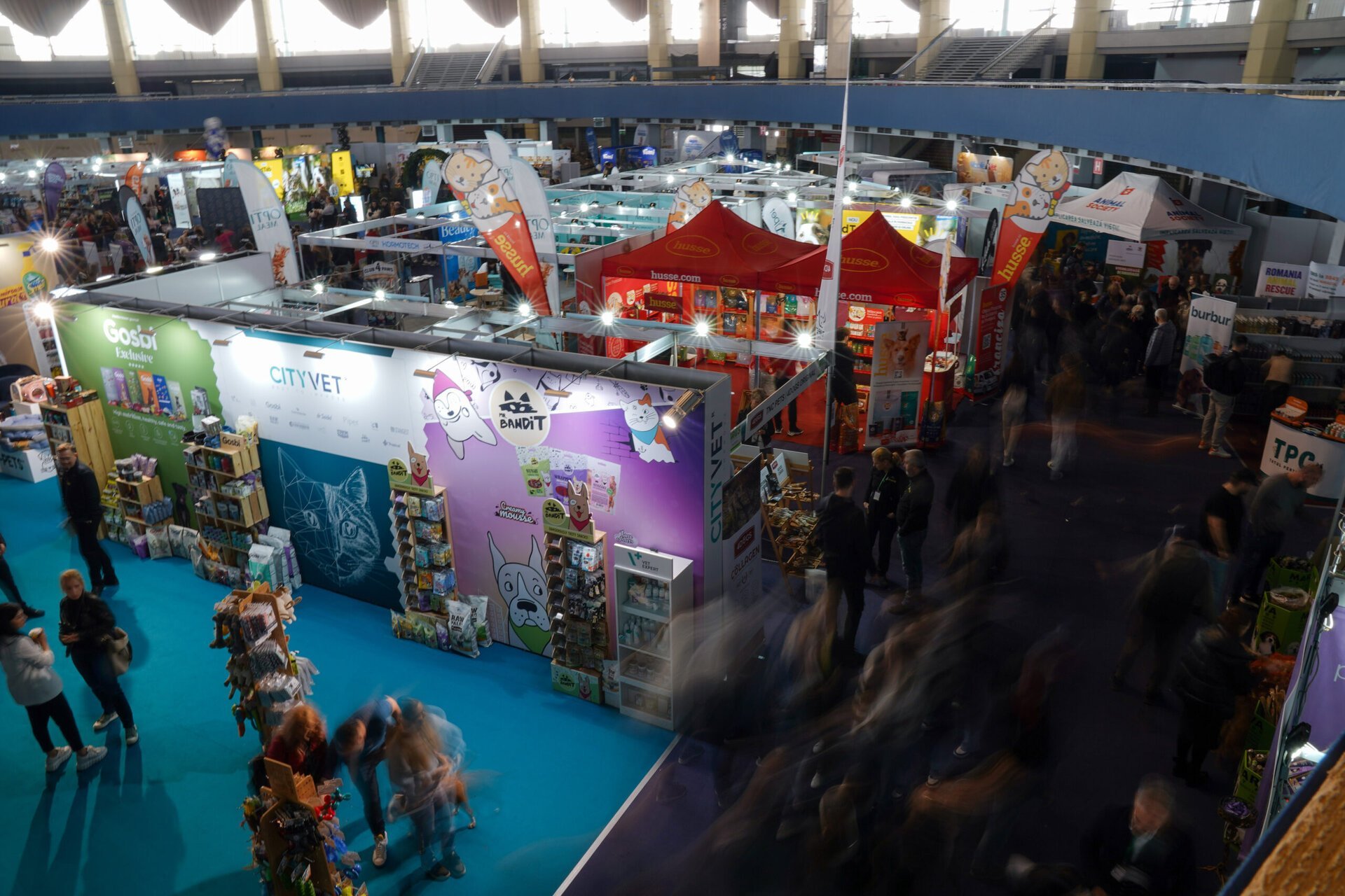 Bucureștiul devine, în acest sfârșit de săptămână, centrul pasionaților de animale de companie, odată cu desfășurarea celei de-a șaptea ediții a târgului PetExpo