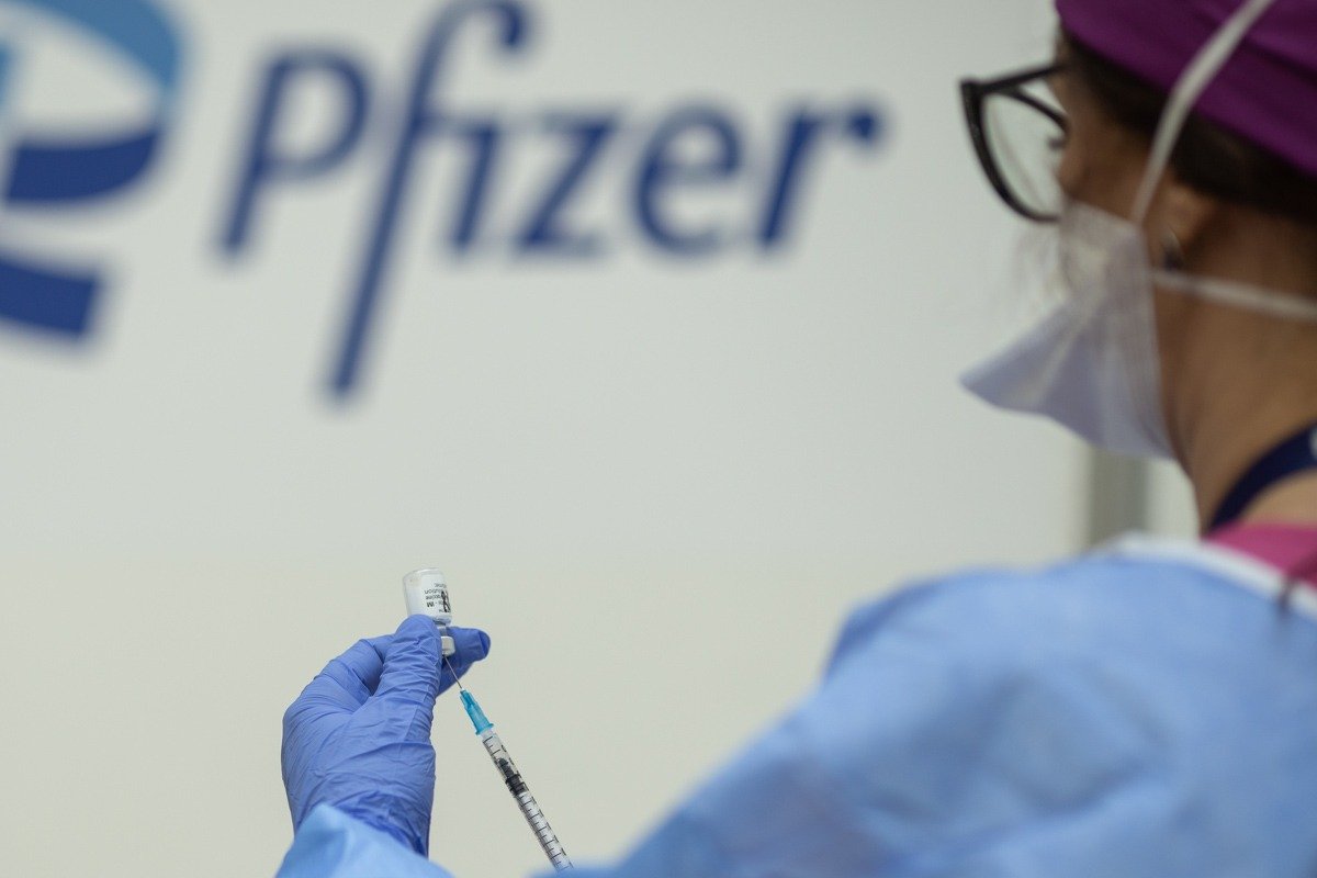 UE pregătește decizie privind despăgubiri de miliarde pentru Pfizer și BioNTech în cazul vaccinurilor nefolosite de România, Polonia și Ungaria
